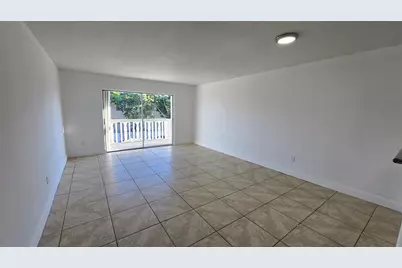 15205 NE 6th Avenue #D206, Miami, FL 33162 - Photo 7