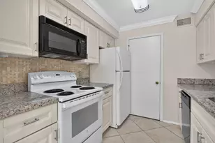 2425 NW 33rd Street NW, Oakland Park, FL 33309 - Photo 13