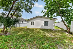 182 SW 6th St, Deerfield Beach, FL 33441 - Photo 35