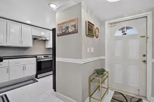 9201 Sunrise Lakes Blvd, Sunrise, FL 33322 - Photo 5