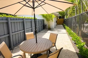 245 NW 32nd St, Oakland Park, FL 33309 - Photo 9