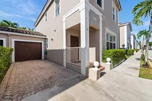 10565 NW 57th Ct, Coral Springs, FL 33076 - Photo 3