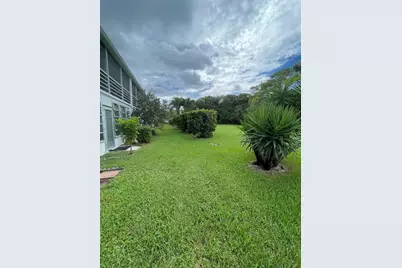 24 Oakridge C #24, Deerfield Beach, FL 33442 - Photo 17