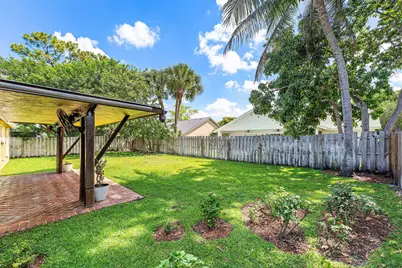 13053 Meadowbreeze Drive, Wellington, FL 33414 - Photo 33