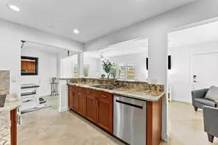 2390 SW 14th Ave, Boynton Beach, FL 33426 - Photo 13