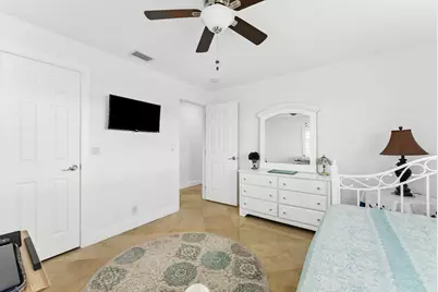 2390 SW 14th Avenue, Boynton Beach, FL 33426 - Photo 21