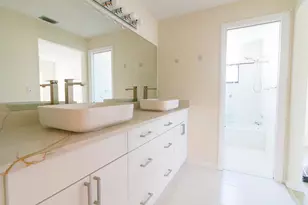 8197 Royal Palm Ct, Tamarac, FL 33321 - Photo 7