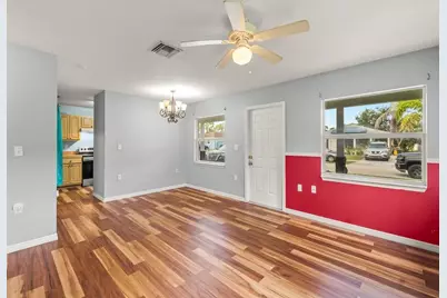 1724 10th Way SW, Vero Beach, FL 32962 - Photo 9