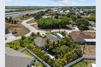 449 SW Bradshaw Circle, Port Saint Lucie, FL 34953 - Photo 5