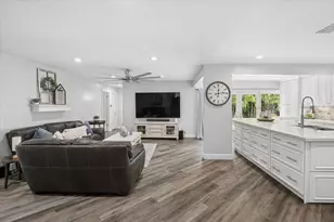 2740 NW 106th Ave, Coral Springs, FL 33065 - Photo 5