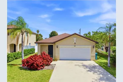 113 SE 3rd Avenue, Boynton Beach, FL 33435 - Photo 1