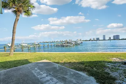 360 Wilma Circle, Riviera Beach, FL 33404 - Photo 33
