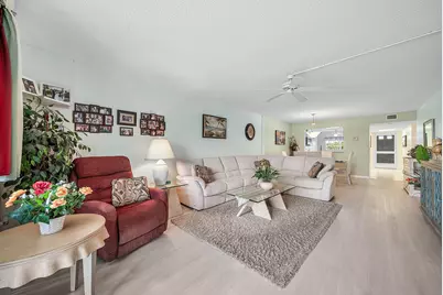 4735 Lucerne Lakes Boulevard E #402, Lake Worth, FL 33467 - Photo 9