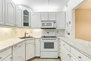314 Knotty Pine Cir, Greenacres, FL 33463 - Photo 11