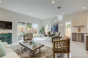 686 NE 43rd St, Oakland Park, FL 33334 - Photo 5