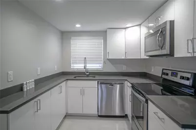 640 NE 7th Avenue #10, Fort Lauderdale, FL 33304 - Photo 3