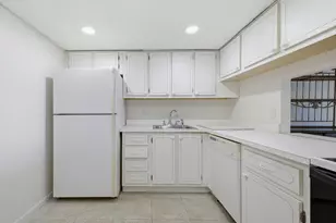 480 Executive Center Dr, West Palm Beach, FL 33401 - Photo 9