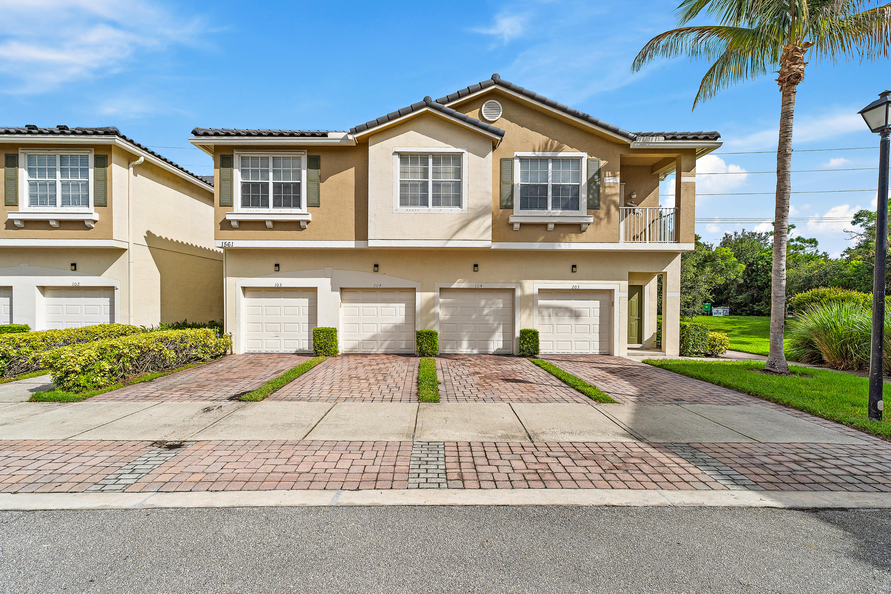 1561 SE Wilshire Pl #204 - 1561 SE Wilshire Pl #204, Stuart, FL 34994 Luxury Property | Jose Angel Pina