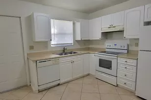 2018 S 10th St, Fort Pierce, FL 34950 - Photo 9