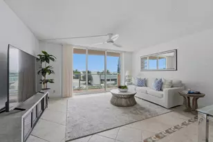 5440 N Ocean Dr, Singer Island, FL 33404 - Photo 1