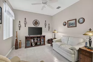 2260 Sapphire Cir, West Palm Beach, FL 33411 - Photo 11