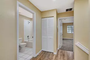 1302 Lucaya Dr, Riviera Beach, FL 33404 - Photo 29