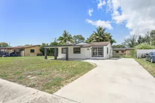 354 NW 4th Pl, Deerfield Beach, FL 33441 - Photo 1
