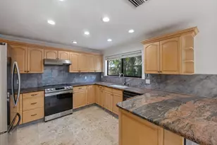 476 NW 38th Terrace, Deerfield Beach, FL 33442 - Photo 7
