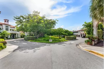 215 Phipps Plaza #2, Palm Beach, FL 33480 - Photo 1