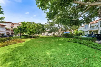 215 Phipps Plaza #2, Palm Beach, FL 33480 - Photo 17