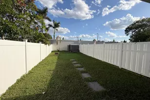 9054 NW 35th Pl, Sunrise, FL 33351 - Photo 31
