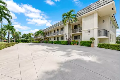 326 Northlake Drive #201, North Palm Beach, FL 33408 - Photo 3