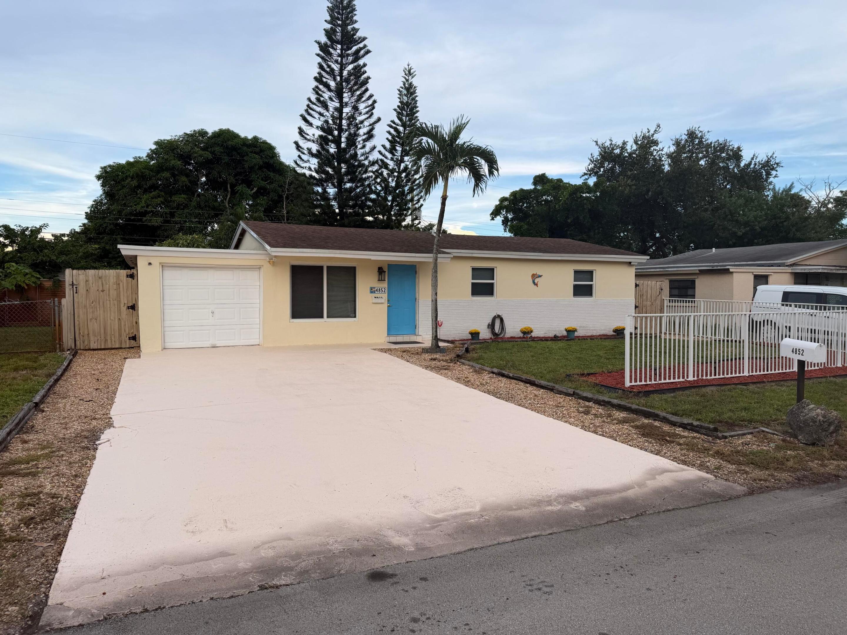 4852 SW 44th Terrace - 4852 SW 44th Terrace, Dania Beach, FL 33314 Luxury Property | Jose Angel Pina