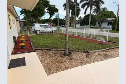 4852 SW 44th Terrace, Dania Beach, FL 33314 - Photo 5