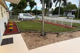 4852 SW 44th Terrace, Dania Beach, FL 33314 - Photo 5