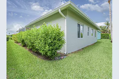 3258 Lakeshore Drive, Fort Pierce, FL 34949 - Photo 7