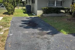 517 Silver Beach Rd, Lake Park, FL 33403 - Photo 9