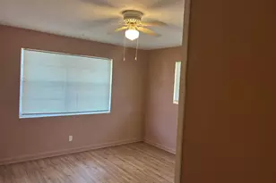 517 Silver Beach Rd, Lake Park, FL 33403 - Photo 7