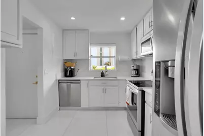 700 SE 6th Avenue #107, Deerfield Beach, FL 33441 - Photo 17