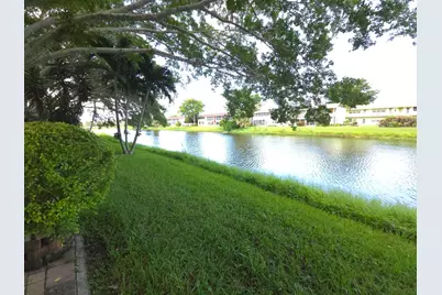 105 Oxford 100, West Palm Beach, FL 33417 - Photo 29