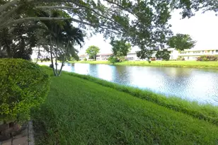 105 Oxford 100, West Palm Beach, FL 33417 - Photo 29