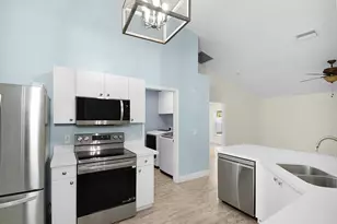 1085 SW Majorca Ave, Port Saint Lucie, FL 34953 - Photo 11