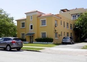 102 Menores Ave #7 - 102 Menores Ave #7, Coral Gables, FL 33134 Luxury Property | Jose Angel Pina