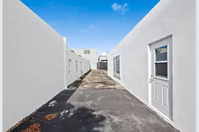 225 N Dixie Highway, Hallandale Beach, FL 33009 - Photo 19