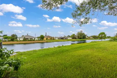 2386 SE Manor Avenue, Port Saint Lucie, FL 34952 - Photo 3