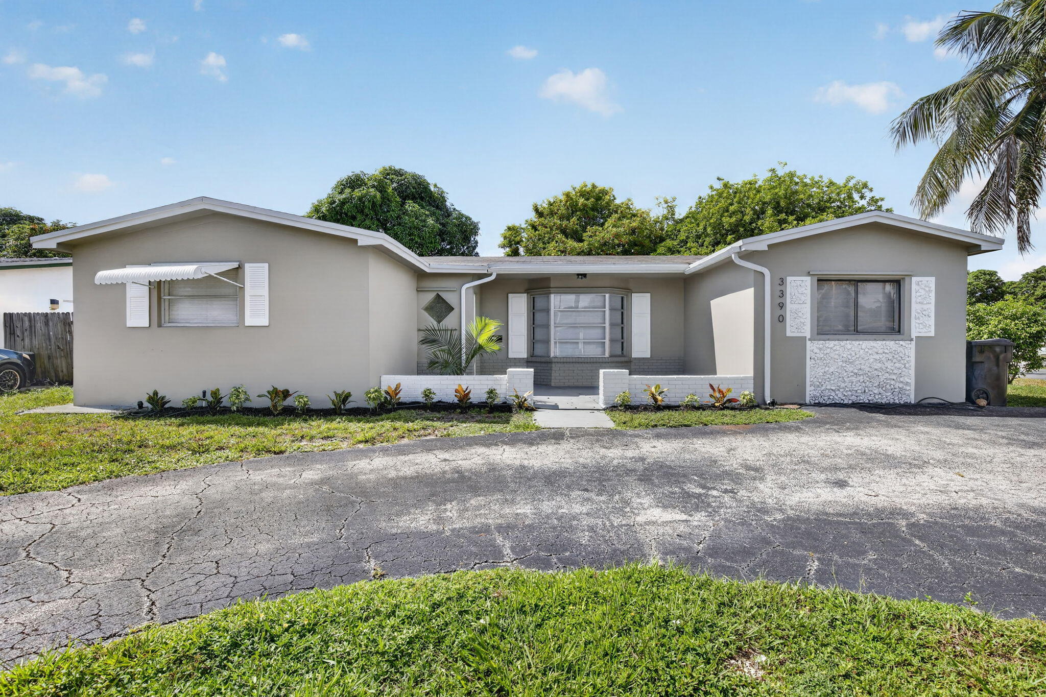 3390 NW 42nd St - 3390 NW 42nd St, Lauderdale Lakes, FL 33309 Luxury Property | Jose Angel Pina