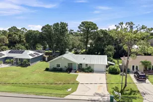 5106 Seagrape Dr, Fort Pierce, FL 34982 - Photo 3