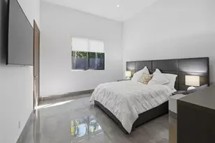 2213 NE 37th Dr, Fort Lauderdale, FL 33308 - Photo 39