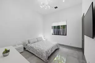 2213 NE 37th Dr, Fort Lauderdale, FL 33308 - Photo 37