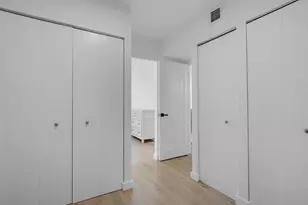 3701 N Country Club Dr, Aventura, FL 33180 - Photo 19